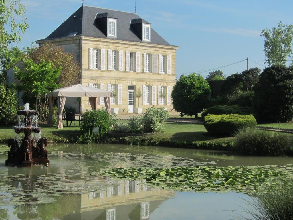 Отель Chateau Beau Jardin Gaillan-en-Medoc Экстерьер фото