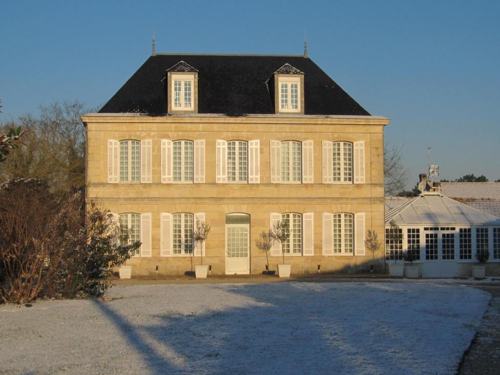 Отель Chateau Beau Jardin Gaillan-en-Medoc Экстерьер фото